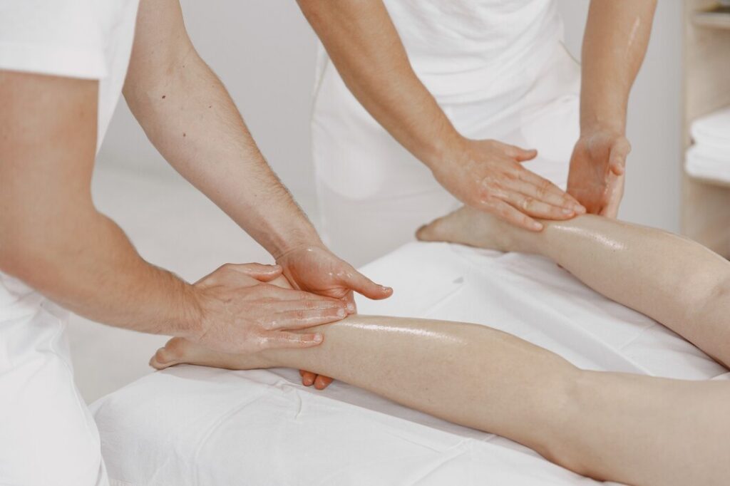 Four hand Massage therapy in Bhubaneswar